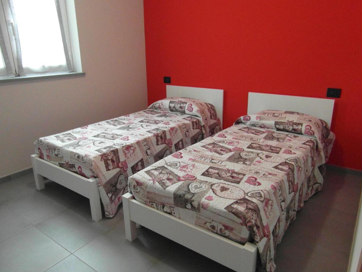 Ferienwohnung "El Fiu" Agliano Terme Exterior foto