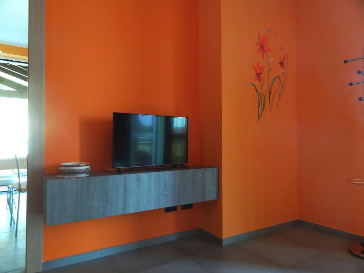 Ferienwohnung "El Fiu" Agliano Terme Exterior foto